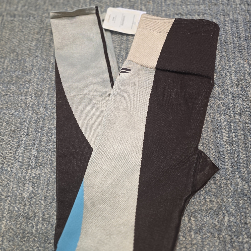 NWT Fabletics Beige and Blue Colorblock Leggings
